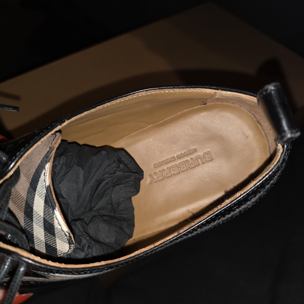 Burberry Black and Tan Men's Shoes - Picture 5 of 5